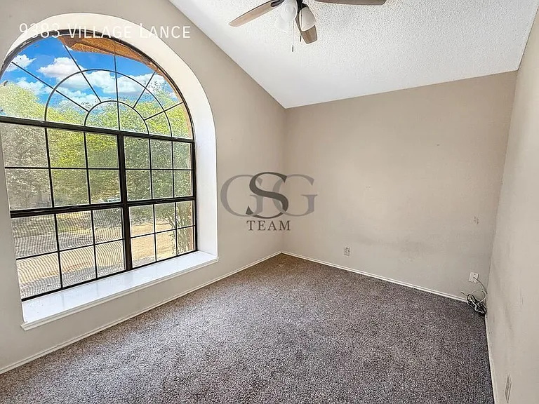 9383 Village Lance — Photo 2