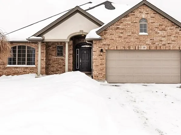39 Bellevue Ct, Welland, ON L3C 7M1