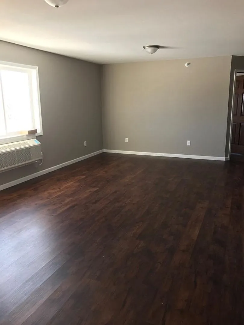 Westfield Apartments — Photo 4