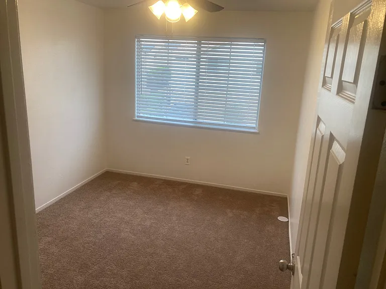 713 Spotted Eagle St — Photo 33