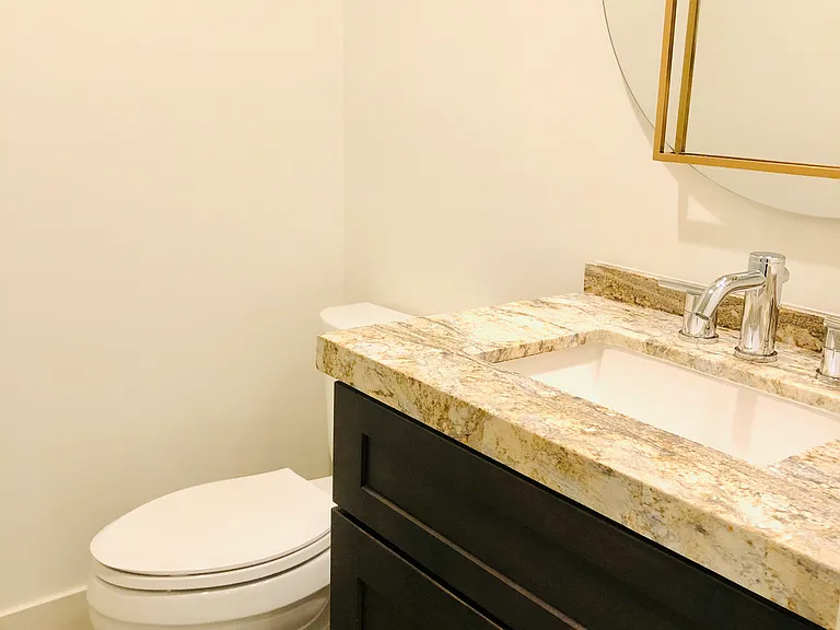 2109 J St #201 — Photo 6