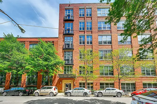1735 N Paulina St #121 Photo 1