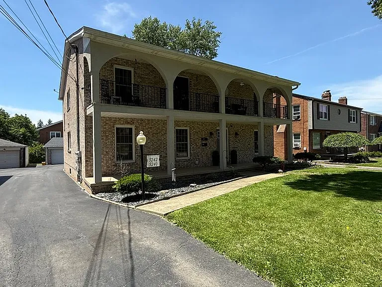 5240-5242 Old Oxford Ln — Photo 2