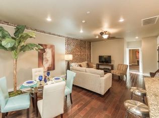 21 E Center St APT 205, Fayetteville, AR 72701