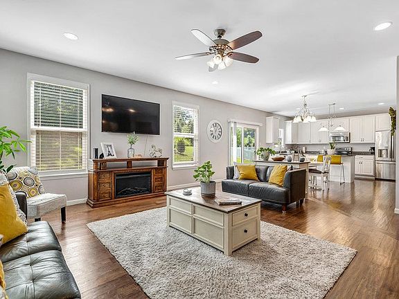 3rd image of 74 Bottle Brook Ct