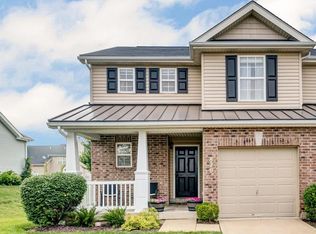 826 Country Field Dr, Lake Saint Louis, MO 63367