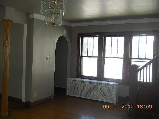 4th image of 613 23rd Ave