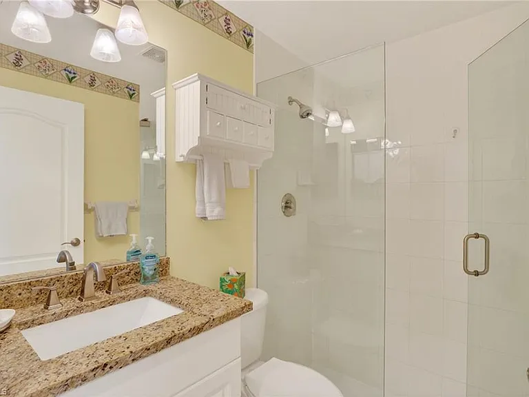 576 Briarwood Blvd — Photo 16