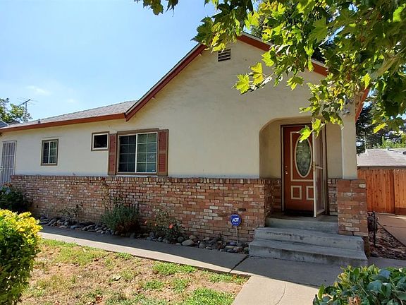 5th image of 2225 Holly St