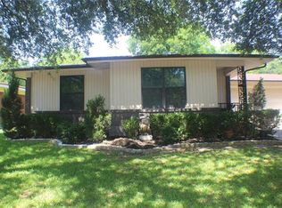 1009 NW 9th St, Grand Prairie, TX 75050
