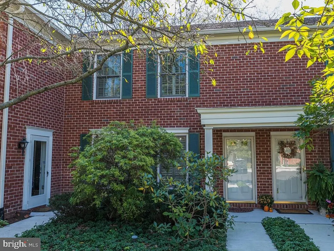 3 bed, 2680 sqft, $4,000 — Photo 1