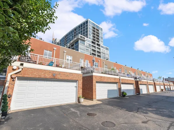 51 W 15th St APT A2, Chicago, IL 60605