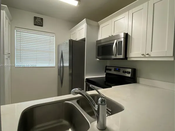 5181 W Oakland Park Blvd, Fort Lauderdale, FL