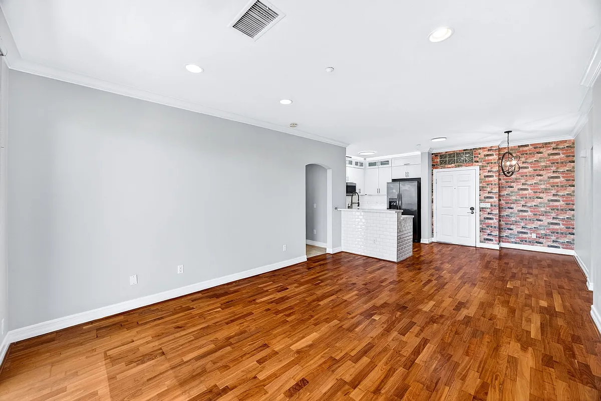 Building Photo - 550 Park Blvd #2504