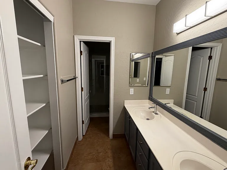 1850 W Desert Ln — Photo 28