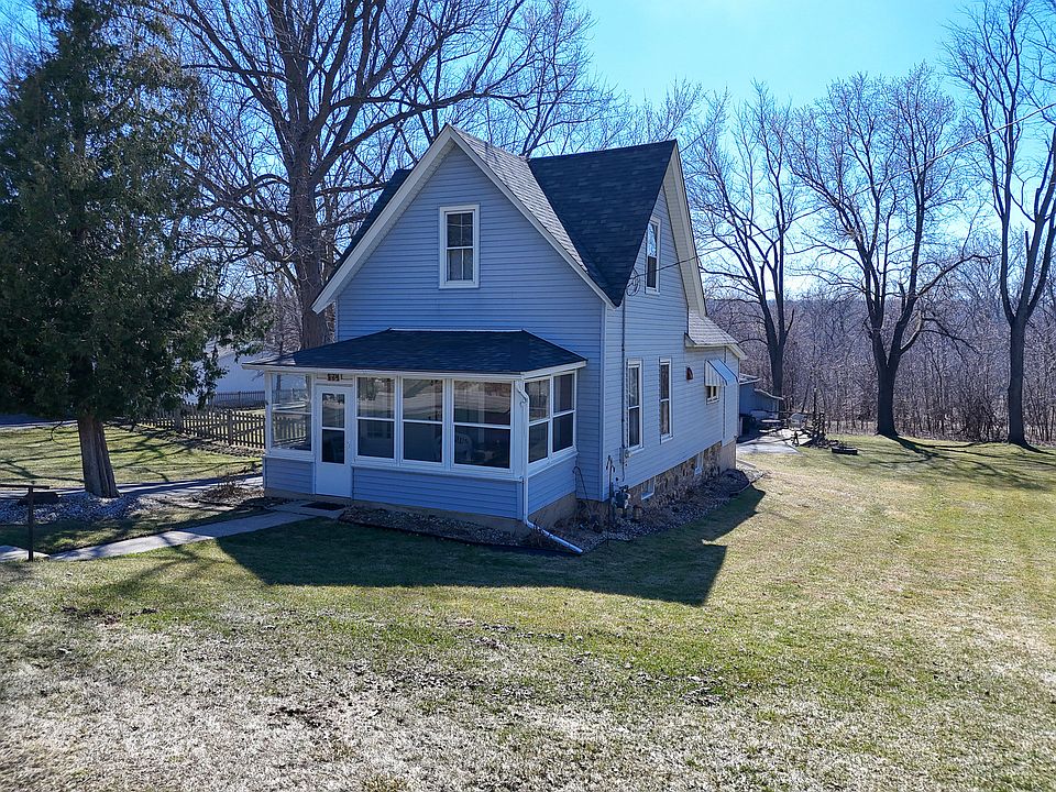 1st image of 171 W Main St