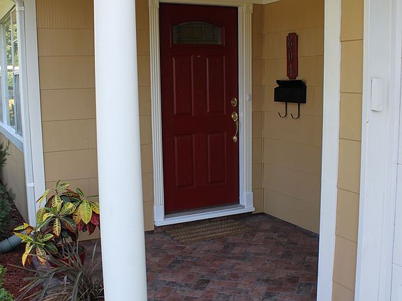 2nd image of 804 S 8th St