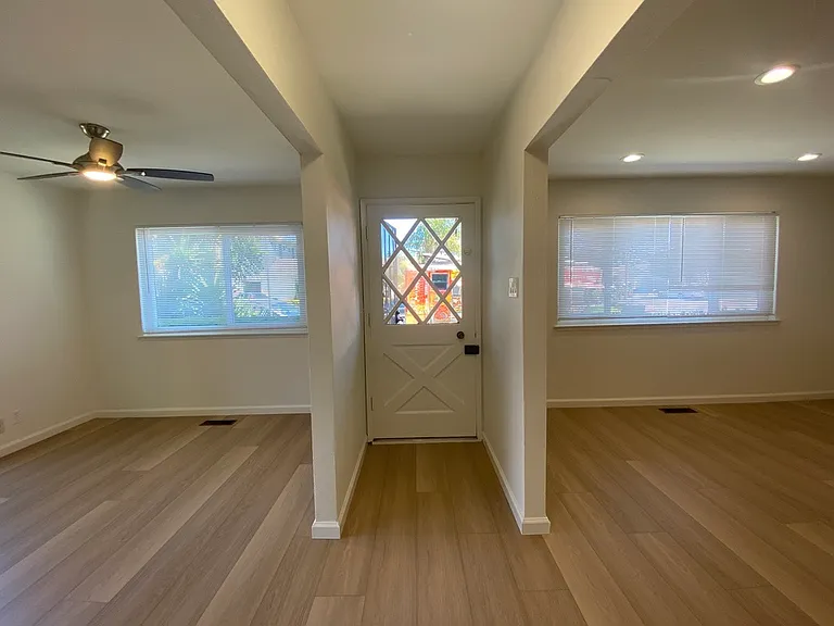 162 Roosevelt Ave — Photo 5