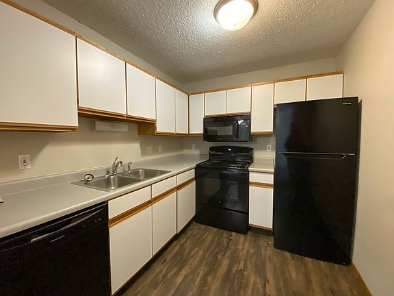 3rd image of 1632 5th St #7