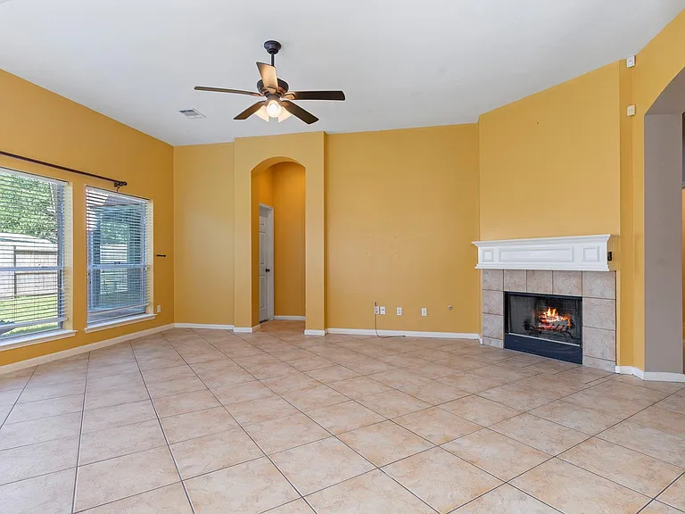 10415 Courtley St — Photo 14