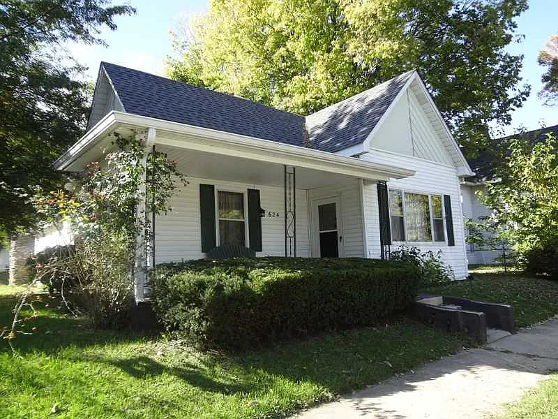 624 N Swope St photo 1