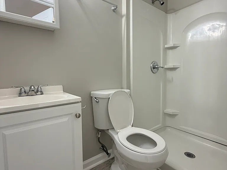 127 Cosey Beach Ave #B1 — Photo 7