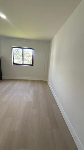 330 SW 5th Ave #2 Photo 1