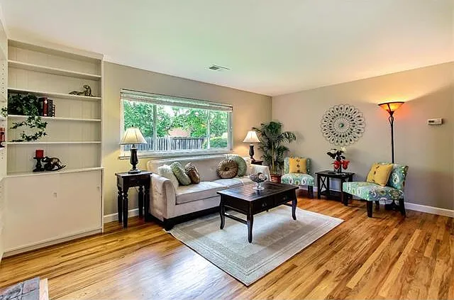 812 Coakley Dr — Photo 17