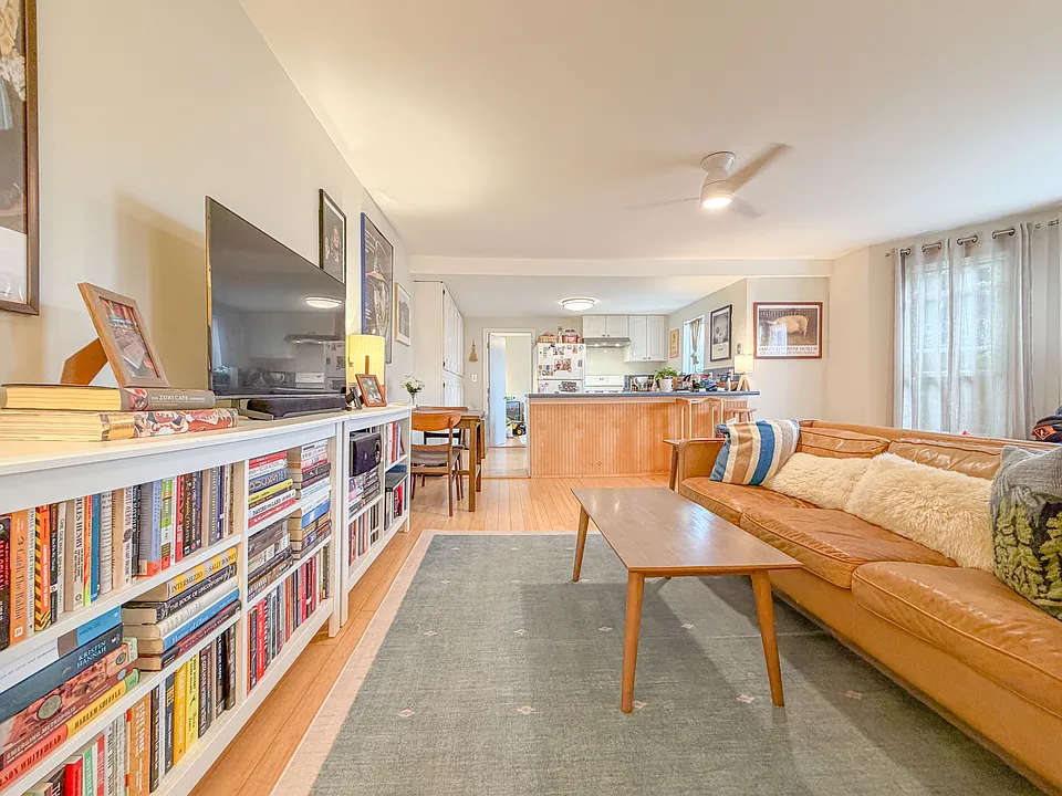 9 Tate St #1