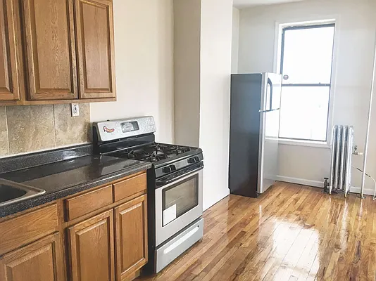 Rented by Lang Realty LLC | media 9