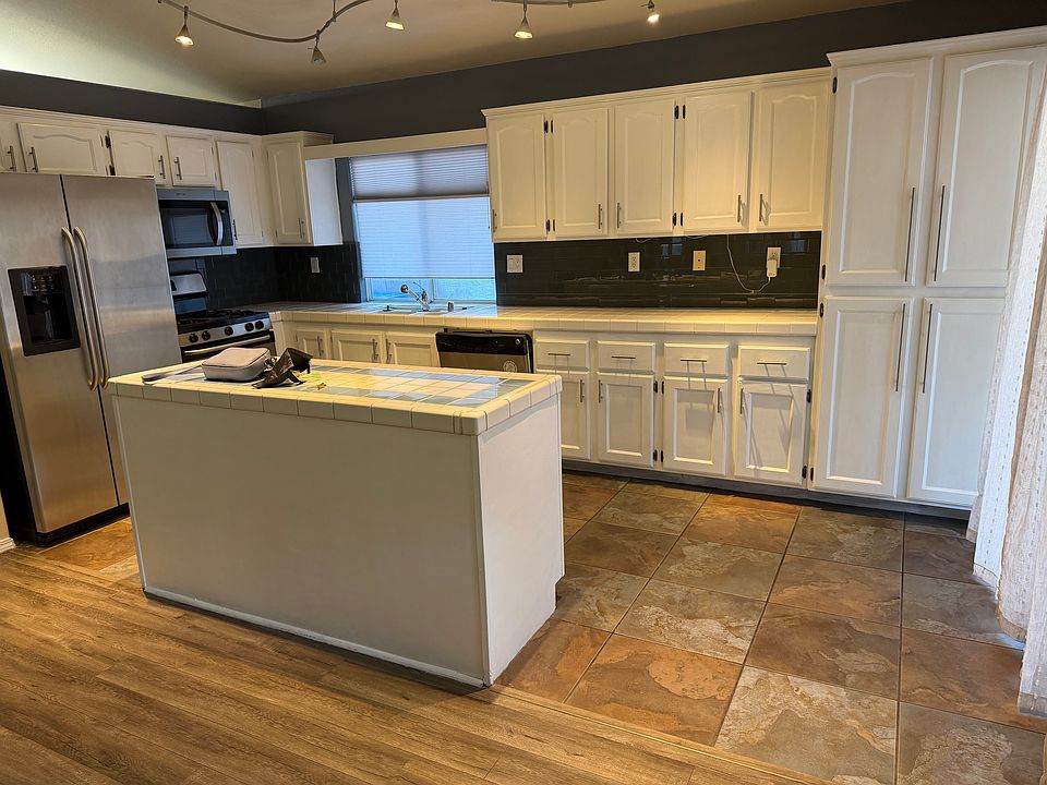 1st image of 2443 Avenida Flores