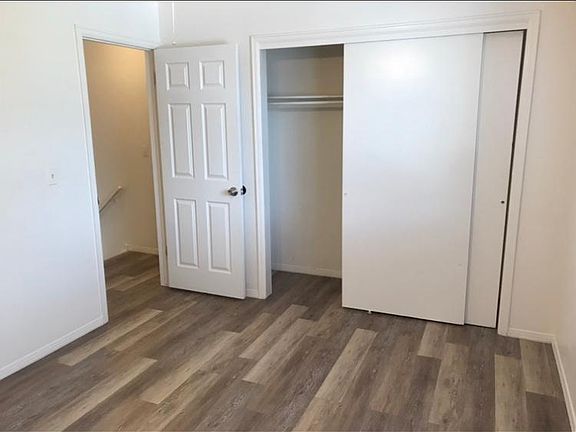 2 bedrooms and 1 full bedrooms up