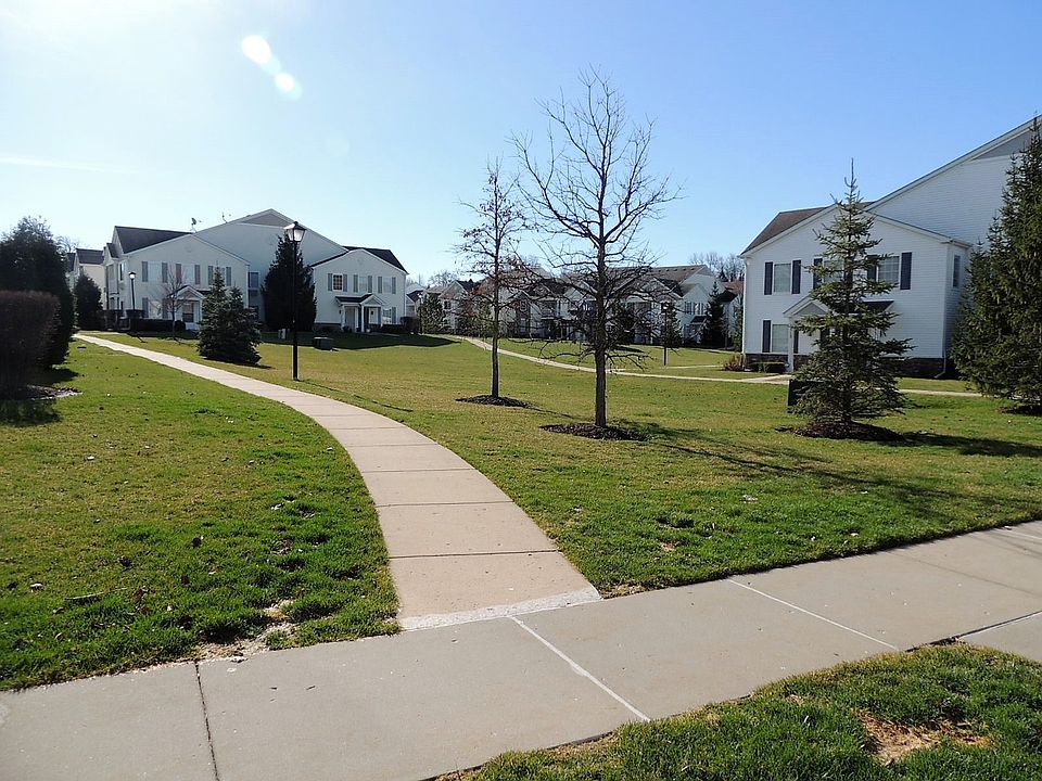 1st image of 1611 Silverstone Dr #1611