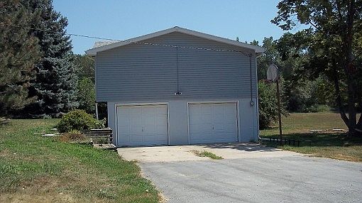 2nd image of 3358 Locust Ave