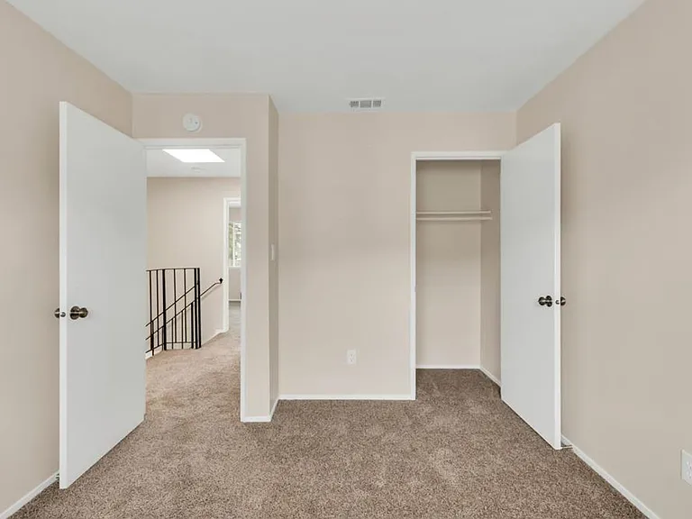 4082 Weymouth Ln — Photo 13