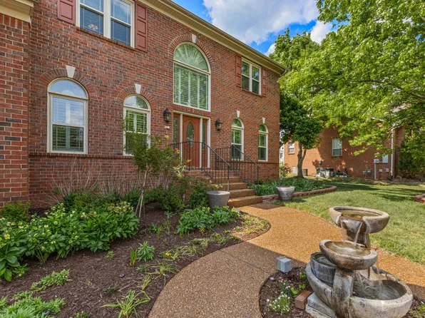 318 Logans Cir, Franklin, TN 37067