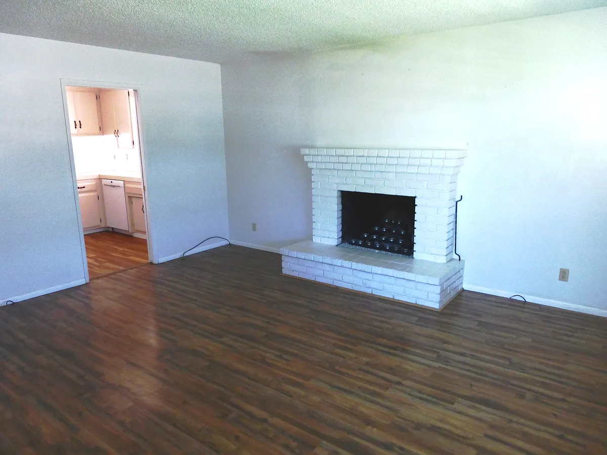 Building Photo - 70 Plaza Way