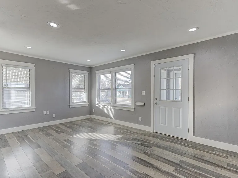 1128 NW 44th St — Photo 3