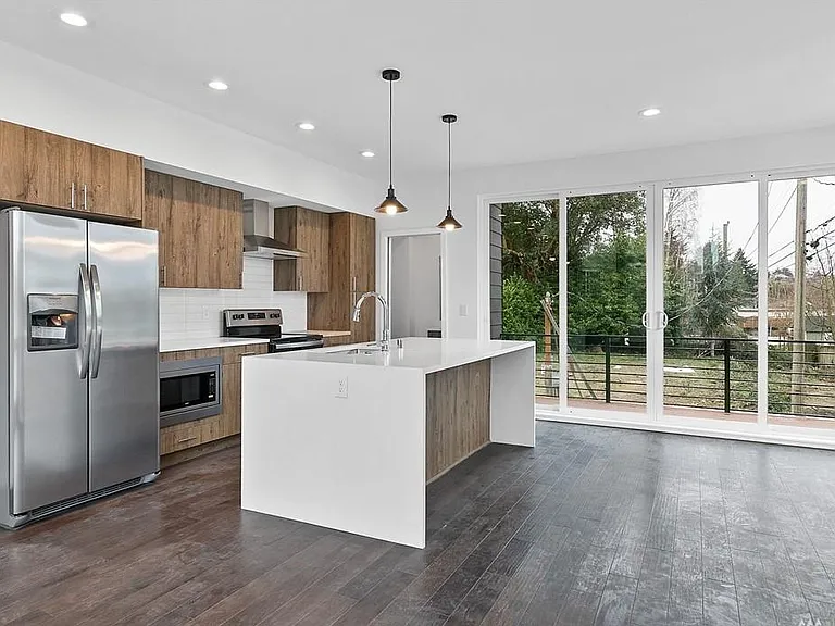 6303 Fauntleroy Way SW #A — Photo 12