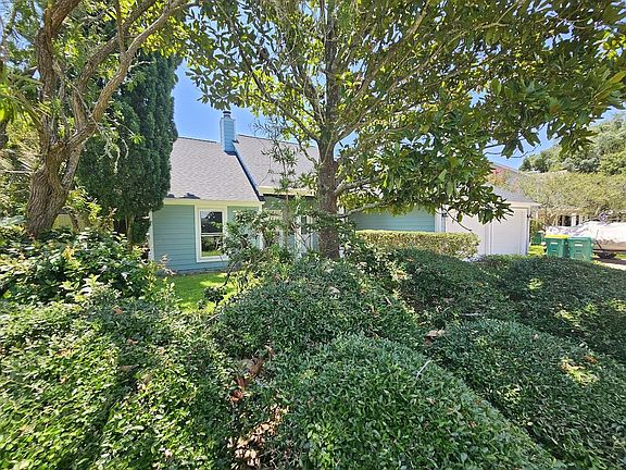 5th image of 1131 Bay Ct