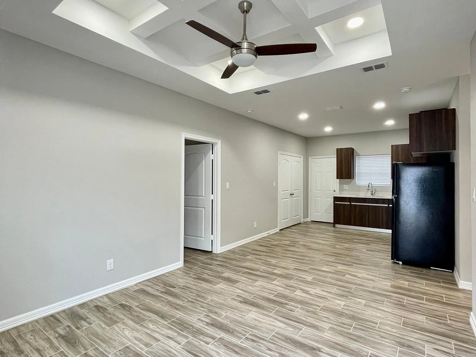 804 Sunset Valley St — Photo 2