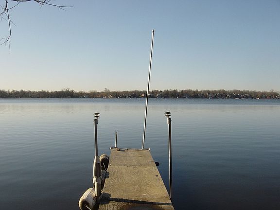 2nd image of 125 Lakeview Dr