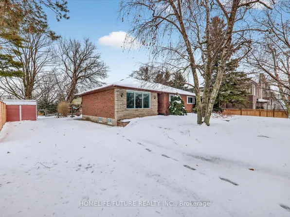 2111 Prestonvale Rd, Clarington, ON L1E 2S2