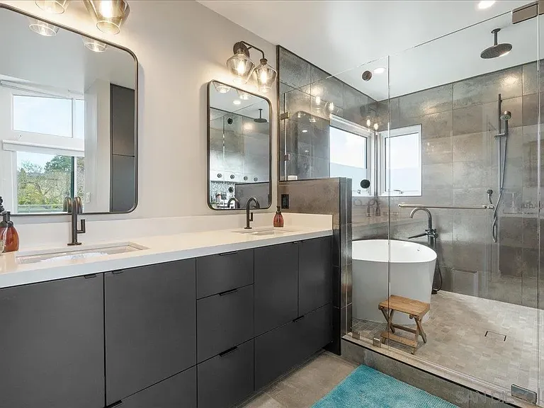 Primary Bath/Spa