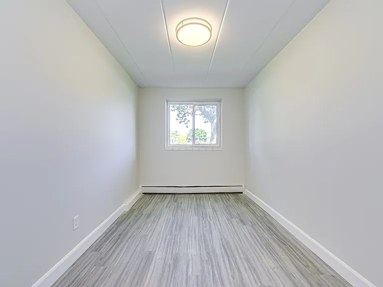 242 Linwell Rd — Photo 14