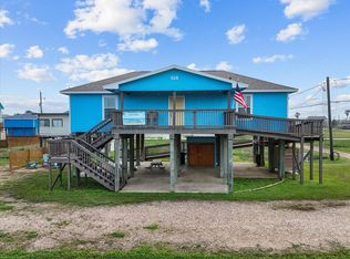 818 Surf Dr, Surfside Beach, TX 77541