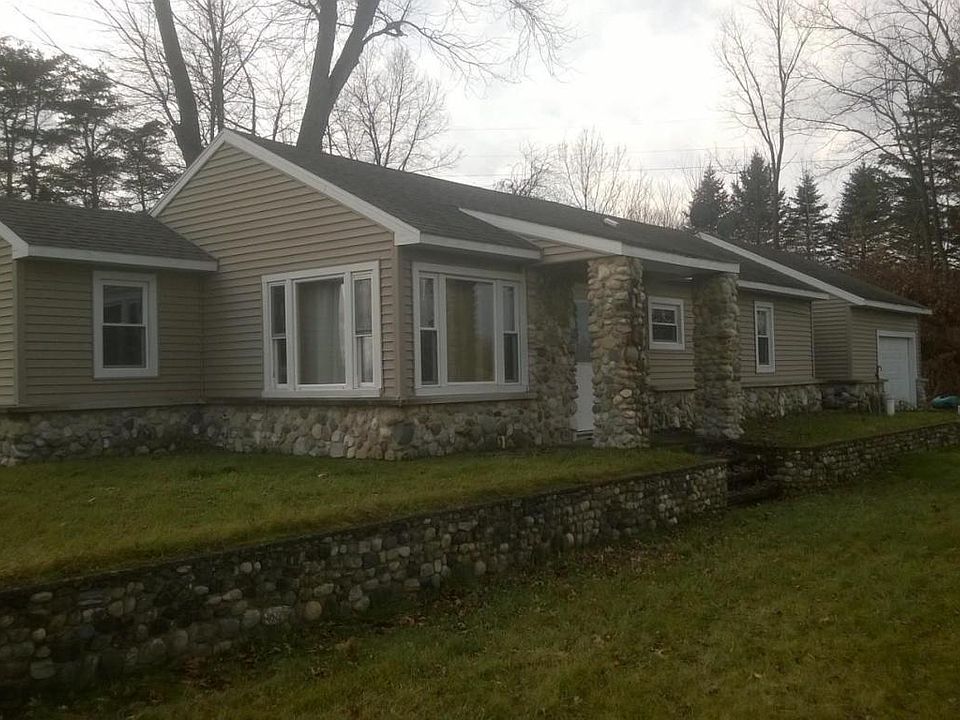 1st image of 22537 McKenzie St