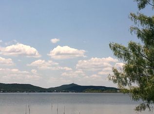 1558 Hummingbird Ln, Graford, TX 76449