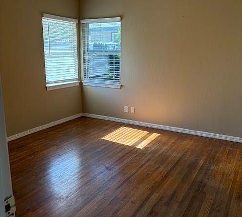4th image of 4709 N Arthur Ave