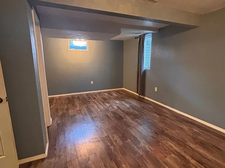 110 Texas St — Photo 15
